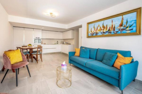 Juan Les Pins Two Bed Apt Beach Access